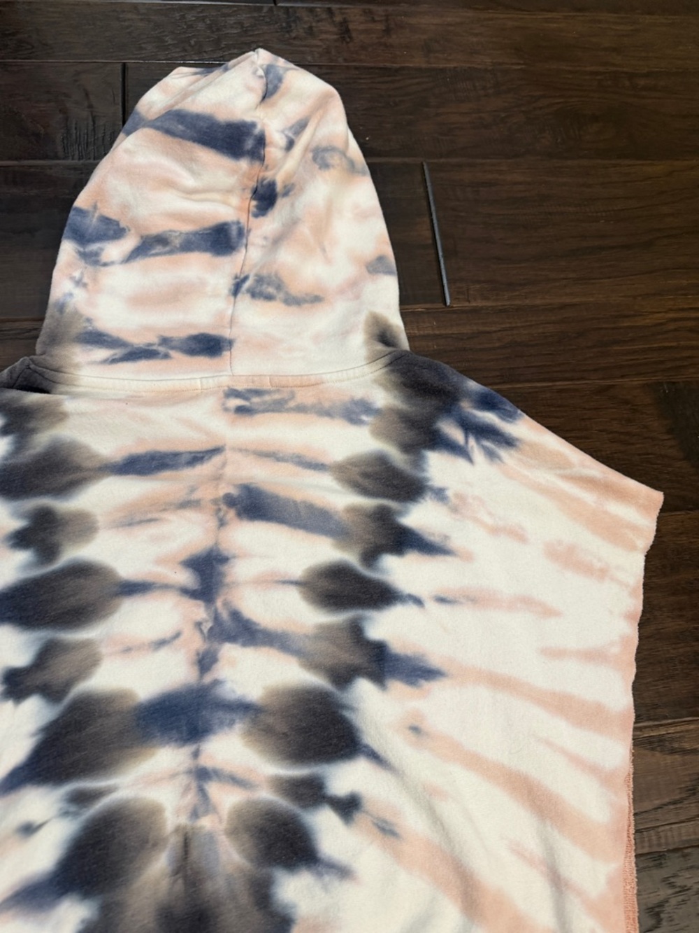 Hoodie Top Young Fabulous & Broke Peach and Navy Tie-Dye - Picture 12 of 15